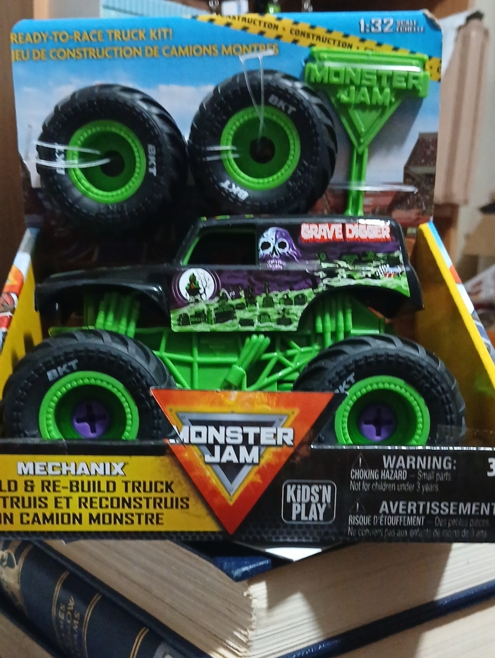 Grave Digger Mechanix Kids' Rebuild Truck - Black & Green Monster JAM